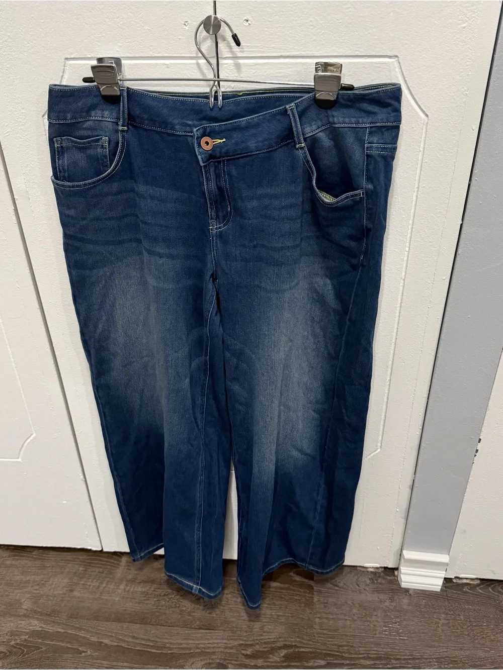 NWOT Halara Dark Wash Flex Asymmetric Low Rise Straight Leg Jeans